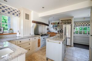 Open plan breakfast kitchen- click for photo gallery
